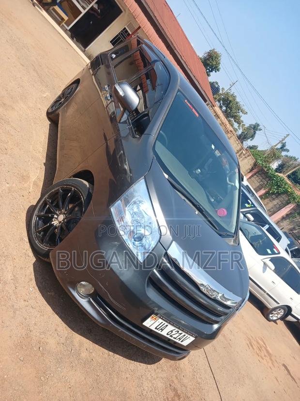Toyota Noah 2008 Gray