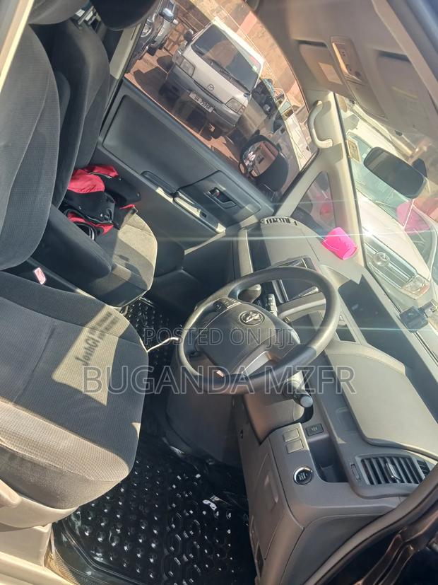 Toyota Noah 2008 Gray