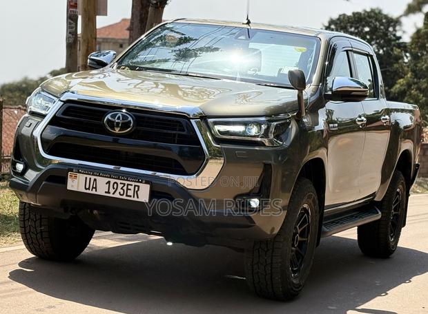 Toyota Hilux Revo Double Cab Deisel 2.8 AWD 2022 Green