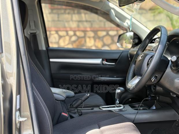 Toyota Hilux Revo Double Cab Deisel 2.8 AWD 2022 Green
