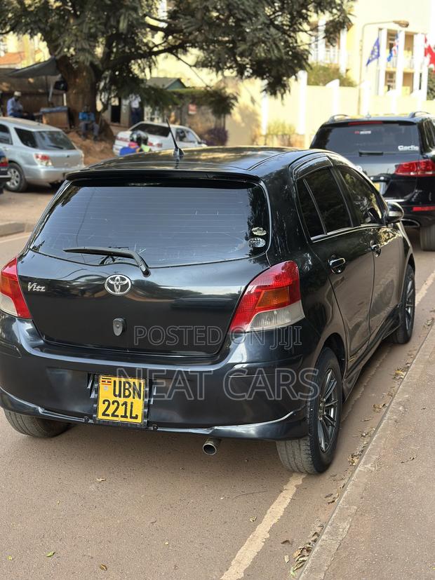 Toyota Vitz 2009 Black