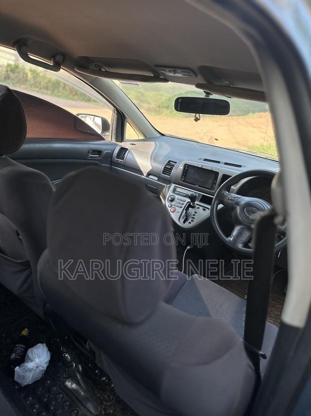 Toyota Wish 2006 Blue