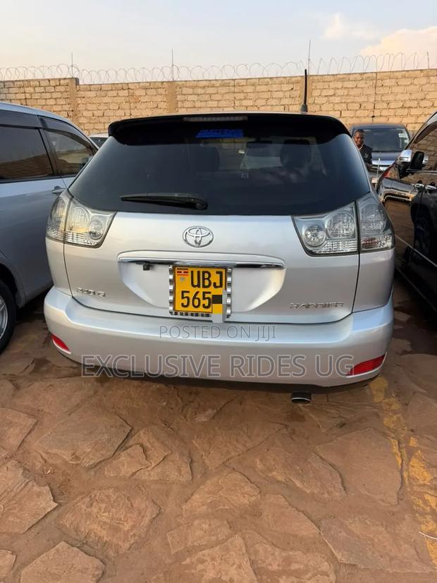 Toyota Harrier 2011 Silver