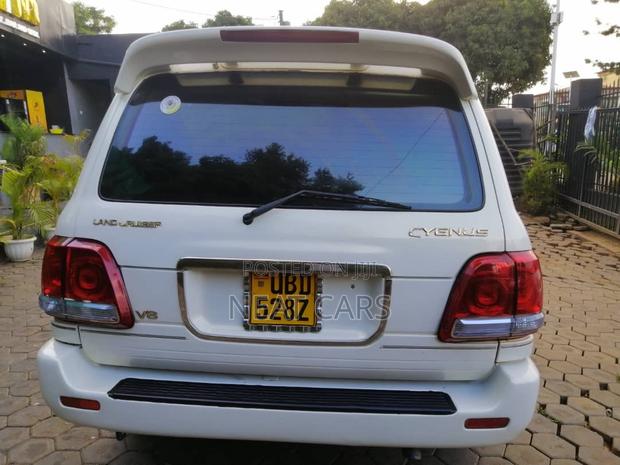 Toyota Land Cruiser Prado 2008 White