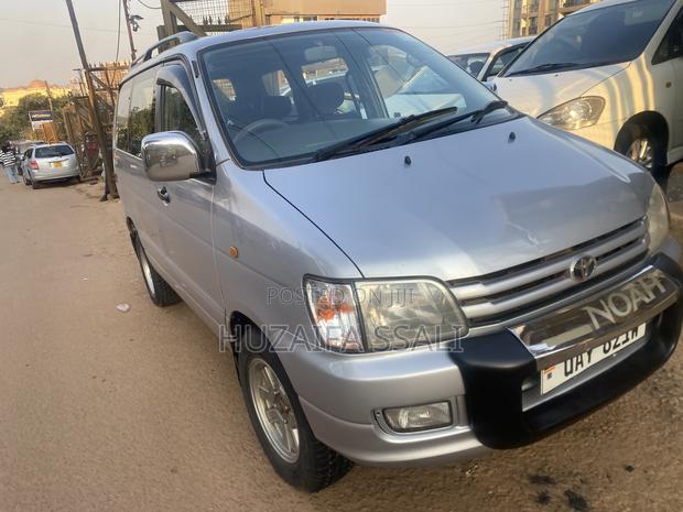 Toyota Noah 2008 Silver