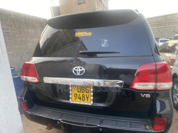 Toyota Land Cruiser Prado 2010 Black