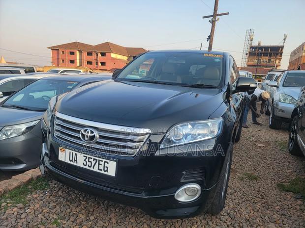 Toyota Vanguard 2011 Black