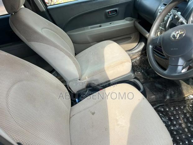 Toyota Passo 2005 Silver