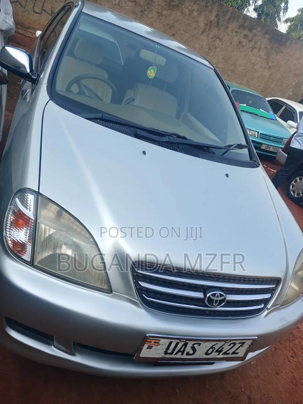 Toyota Nadia 1999 Silver