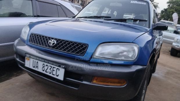 Toyota RAV4 2001 Blue