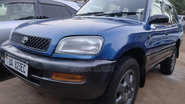 Toyota RAV4 2001 Blue