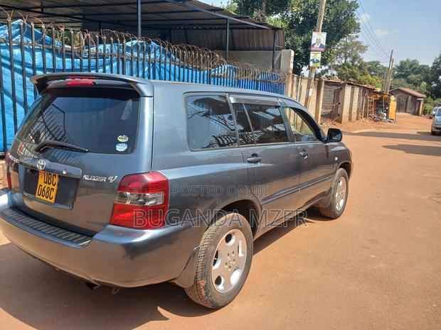 Toyota Kluger 2005 Gray