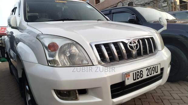 Toyota Land Cruiser Prado 2004 White