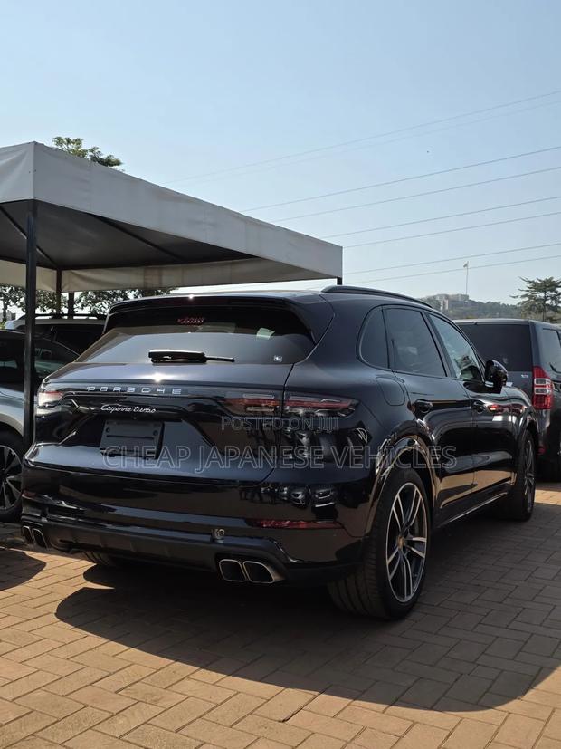 Porsche Cayenne Turbo AWD 2019 Blue