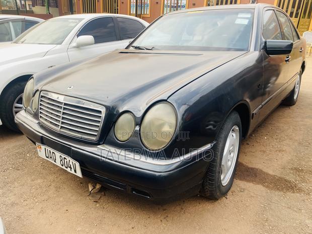 Mercedes-Benz E320 2002 Black