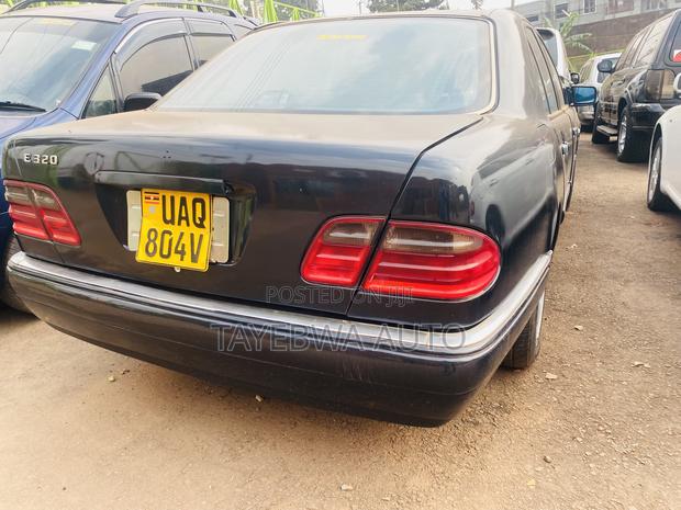 Mercedes-Benz E320 2002 Black