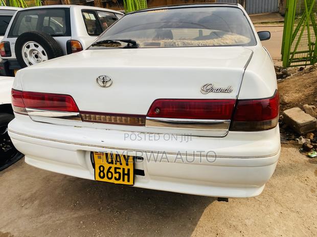 Toyota Mark II 2.0 RWD 1997 White