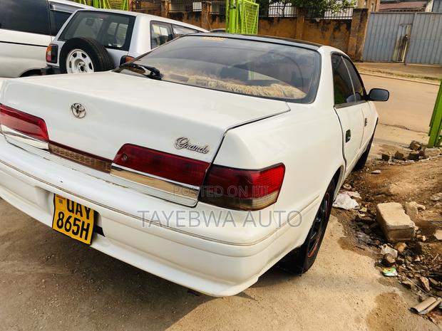 Toyota Mark II 2.0 RWD 1997 White