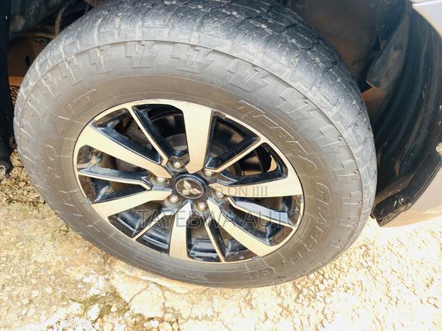Mitsubishi Pajero Sport 2016 Gray