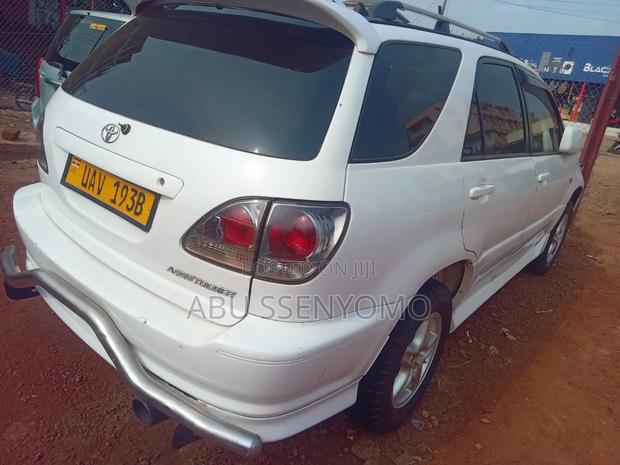 Toyota Harrier 1998 White