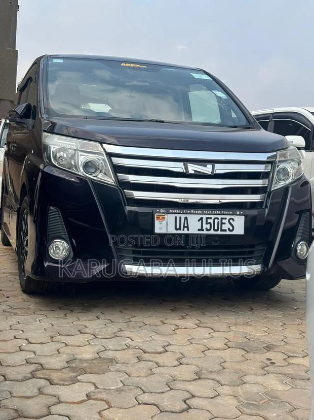 Toyota Noah 2018 Black