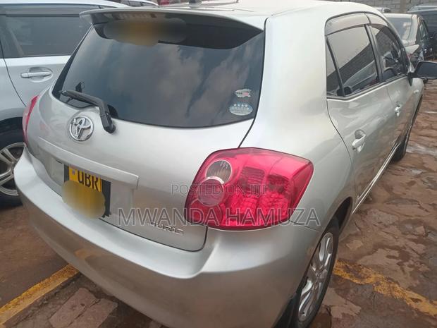 Toyota Auris 2009 Silver