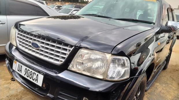Ford Explorer 2005 Black