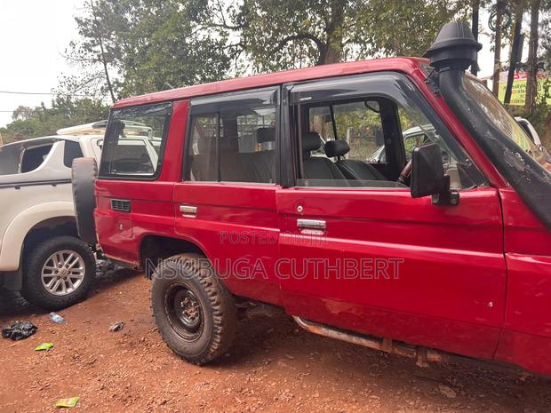 Toyota Land Cruiser 1992 Red
