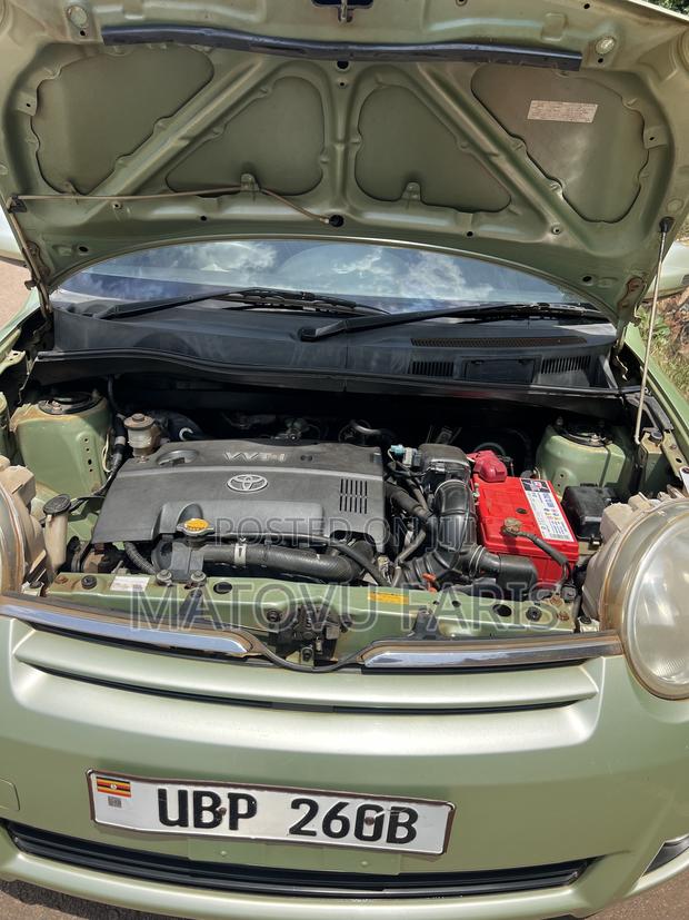 Toyota Sienta 1.5 AWD 2008 Green
