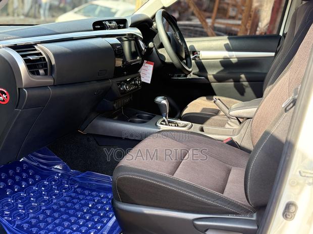 Toyota Hilux Revo Double Cab Deisel 2.8 AWD 2019 White