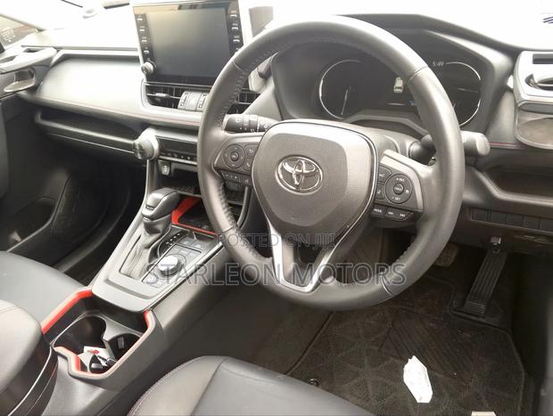 Toyota RAV4 2021 Gray