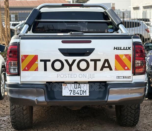 Toyota Hilux Revo Double Cab Deisel 2.8 AWD 2016 White