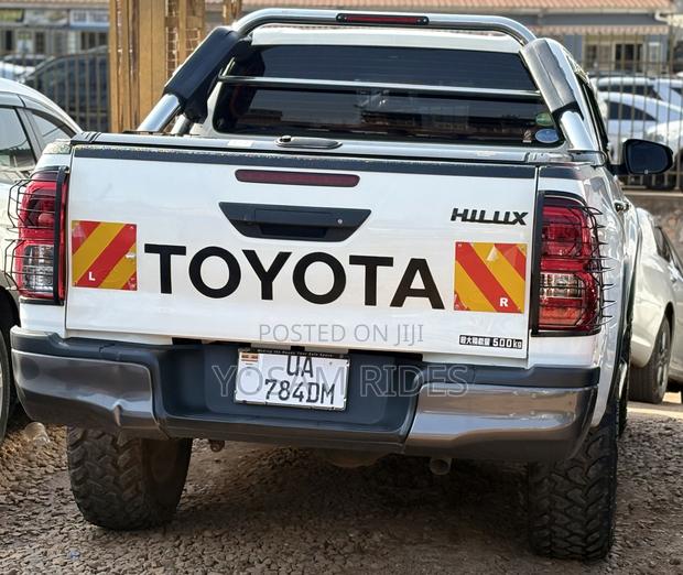 Toyota Hilux Revo Double Cab Deisel 2.8 AWD 2016 White