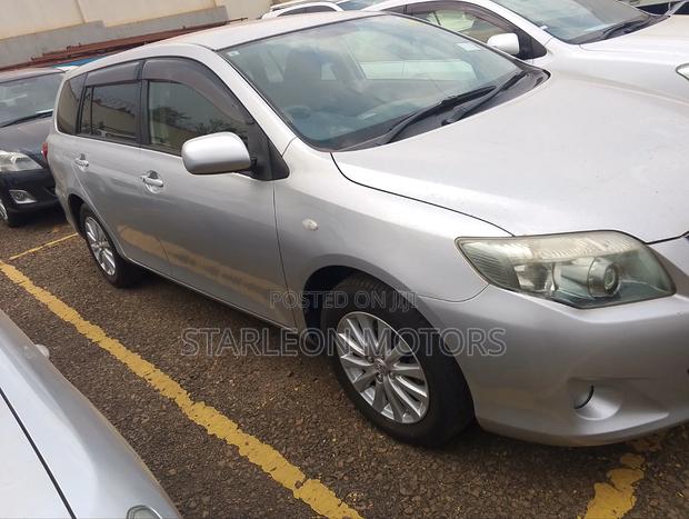 Toyota Corolla Fielder 2012 Silver