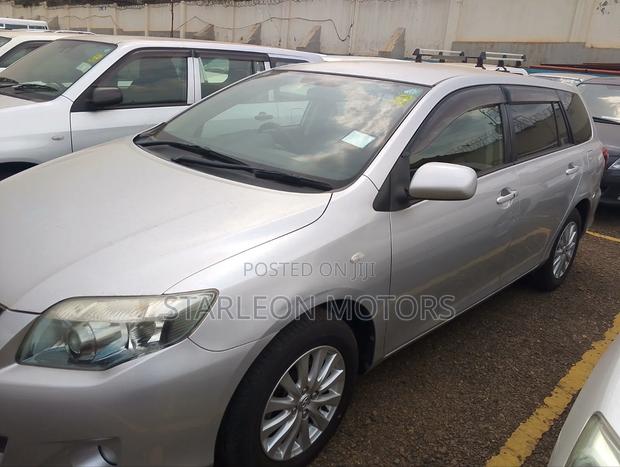 Toyota Corolla Fielder 2012 Silver