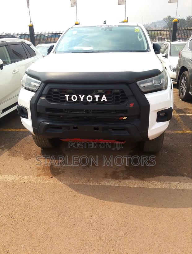 Toyota Hilux Revo Double Cab Deisel 2.4 AWD 2022 White