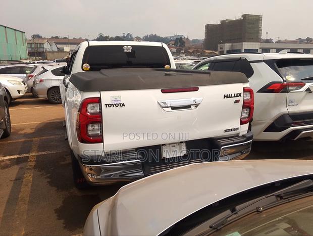 Toyota Hilux Revo Double Cab Deisel 2.4 AWD 2022 White