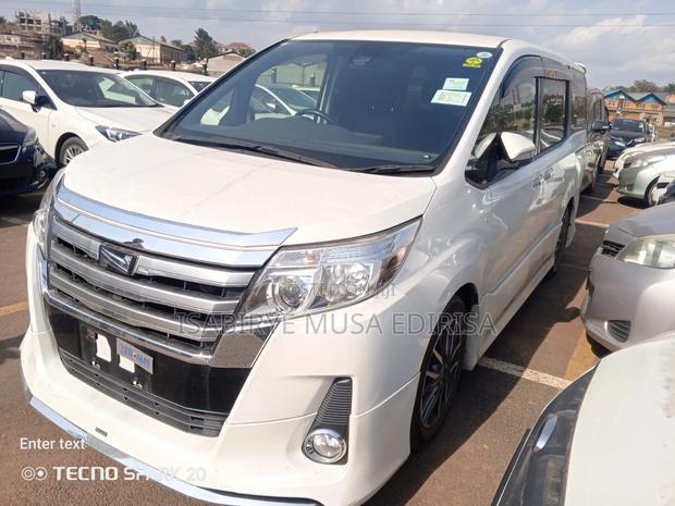 Toyota Noah 2017 White