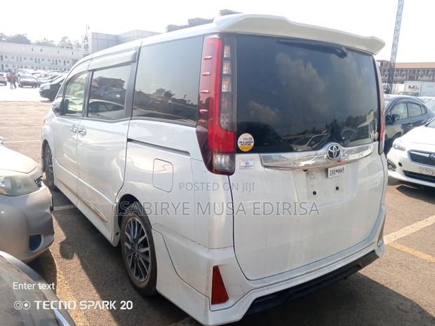 Toyota Noah 2017 White
