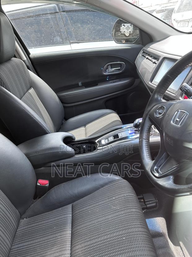 Honda Vezel 2017 Gray