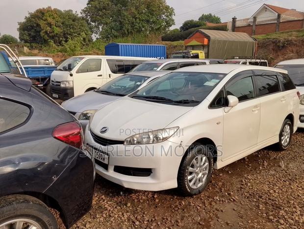 Toyota Wish 2010 White