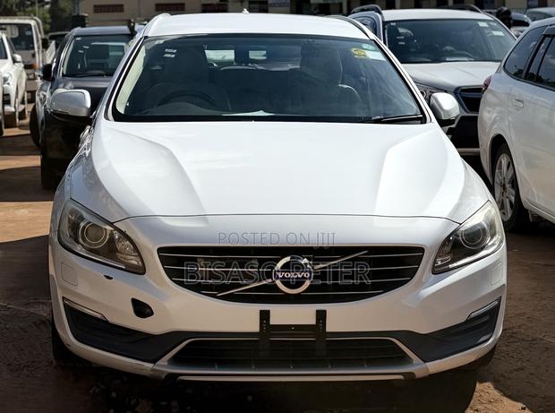 Volvo V60 2013 White