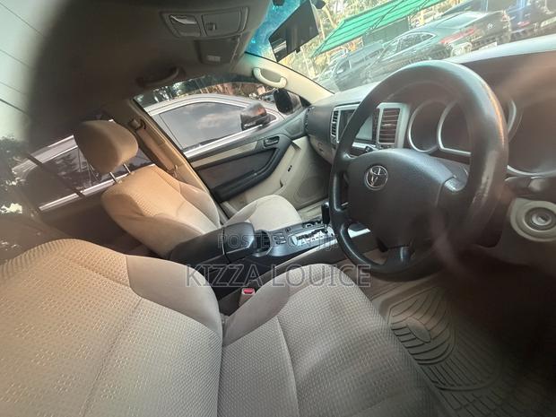 Toyota Hilux Surf 2009 Gold