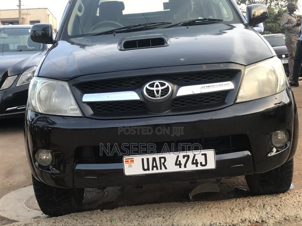 Toyota Hilux 2011 Black