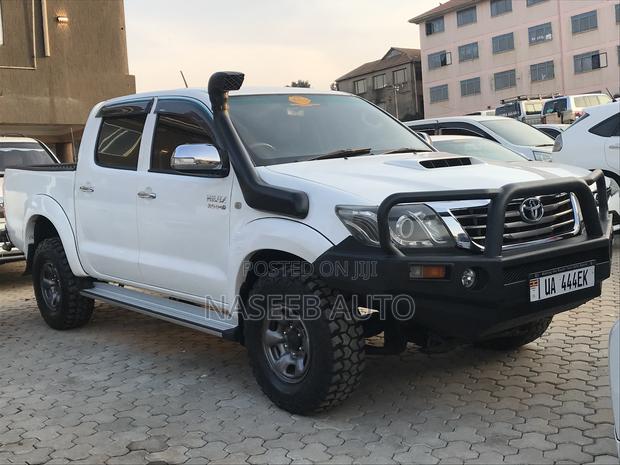 Toyota Hilux 2014 White