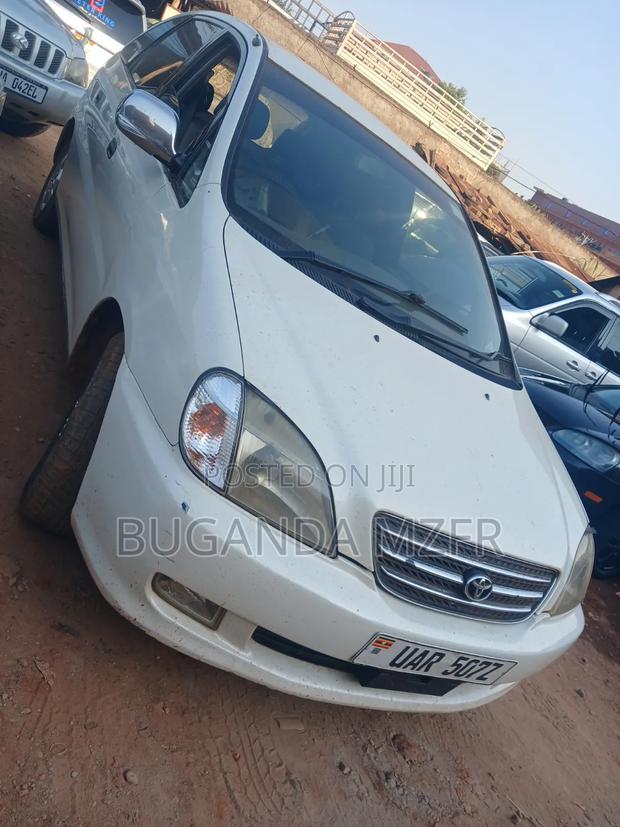 Toyota Nadia 2002 White