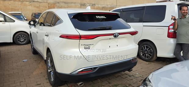 Toyota Harrier 2022 White
