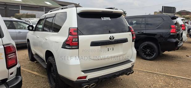 Toyota Land Cruiser Prado 2023 White