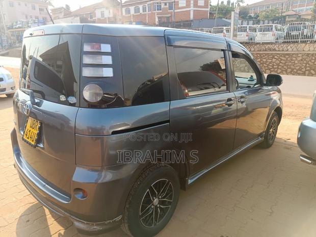 Toyota Sienta 2010 Gray