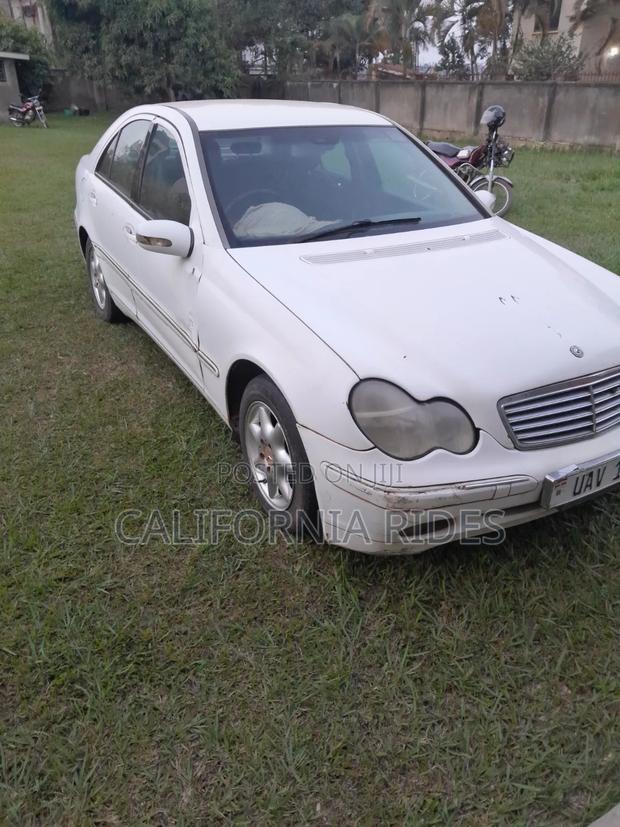 Mercedes-Benz C200 2003 White